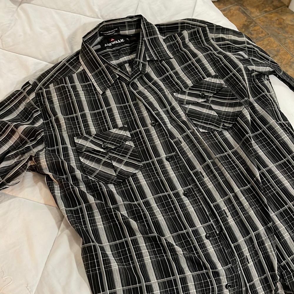 Airwalk button up. Xl. Black